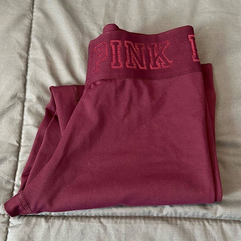 Victoria’s Secret Pink Graphic Leggings Burgundy Size Small